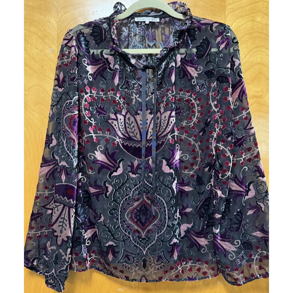 Violet + Claire Womens Velvet Burnout Bell Sleeve V-neck Semi‎ Sheer Top Sz M